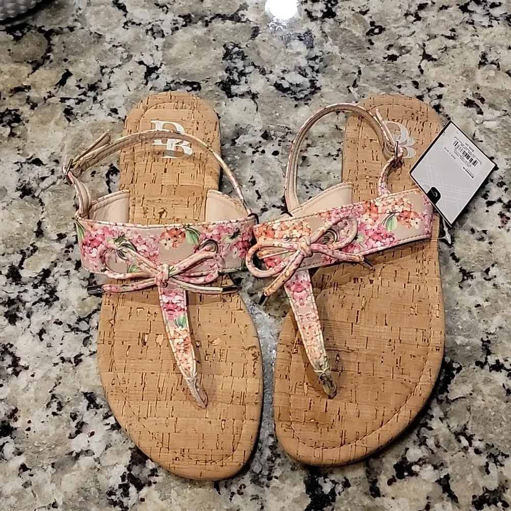 Dana Buchman sandals - Picture 1 of 4